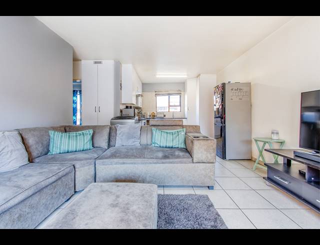 2 BEDROOM APARTMENT FOR SALE IN HONEYDEW